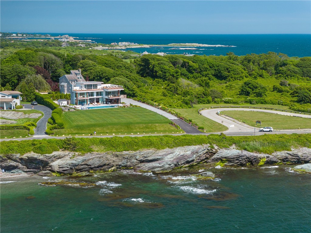 511 Ocean Avenue Newport, RI 02840 - Photo 4 of 45 Ocean Drive stunner on an acre of of ocean frontage.