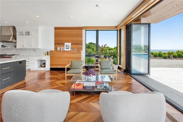 $200,000 | 511 Ocean Avenue, Newport, RI 02840