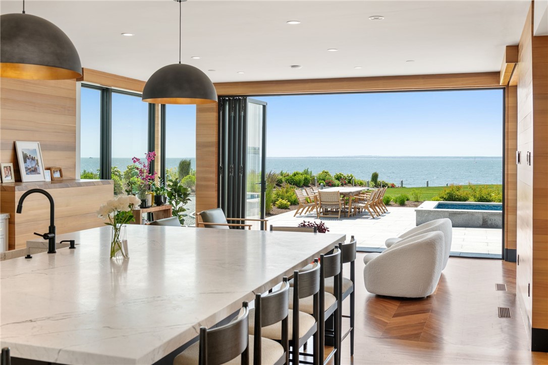 511 Ocean Avenue Newport, RI 02840 - Photo 8 of 45