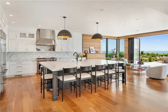 $200,000 | 511 Ocean Avenue, Newport, RI 02840