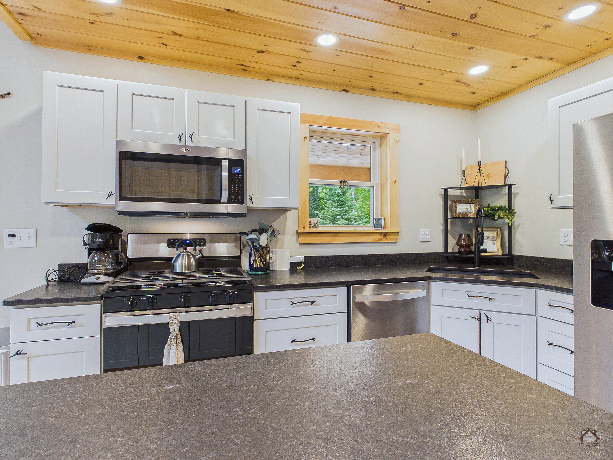 5 Forest Lane Rangeley, ME 04970 - Photo 6 of 65 so108794-lp-128