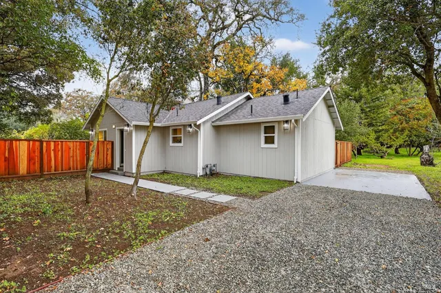 $1,098,000 | 401 Petaluma Avenue, Sonoma, CA 95476