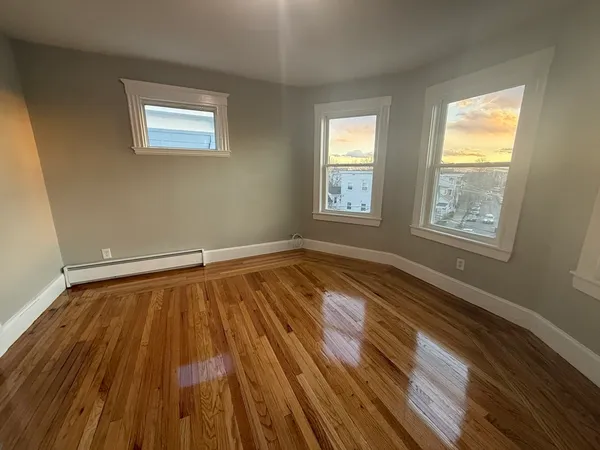 $2,500 | 135 Lawton Avenue, Unit 6, Lynn, MA 01902