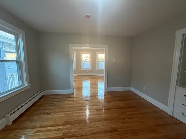 $2,500 | 135 Lawton Avenue, Unit 6, Lynn, MA 01902