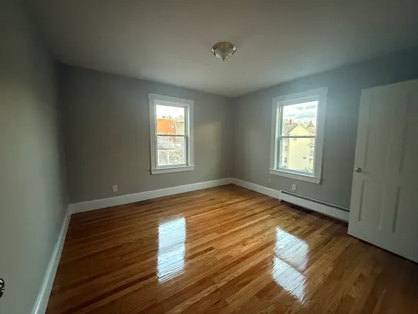 $2,500 | 135 Lawton Avenue, Unit 6, Lynn, MA 01902