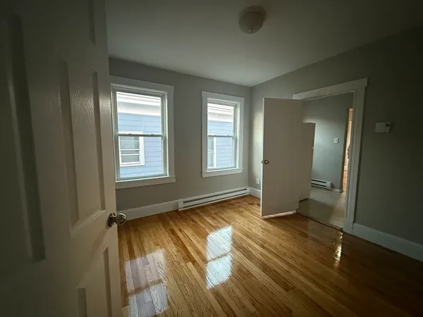 $2,500 | 135 Lawton Avenue, Unit 6, Lynn, MA 01902