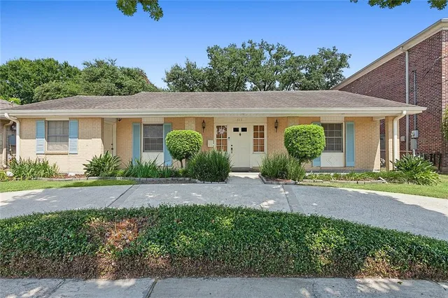 $2,100 | 517 Beverly Garden Drive, Metairie, LA 70001