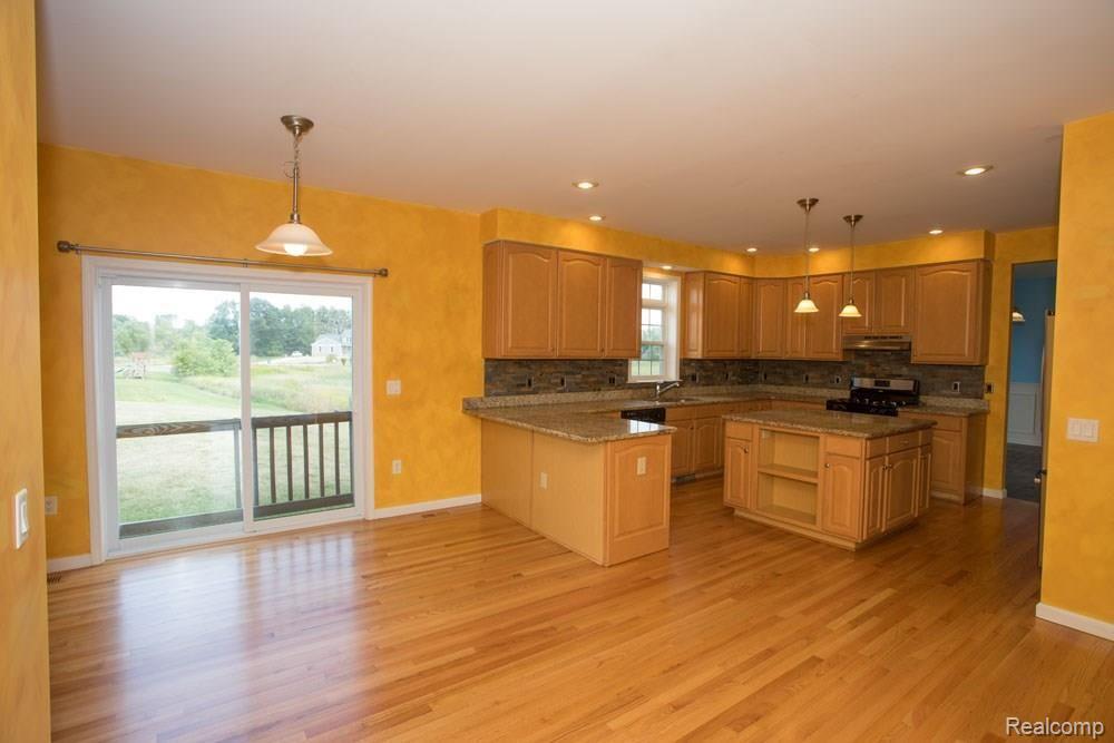 1135 Marsh Ridge Brighton, MI 48114 - Photo 18 of 46 marsh-ridge (17).jpg