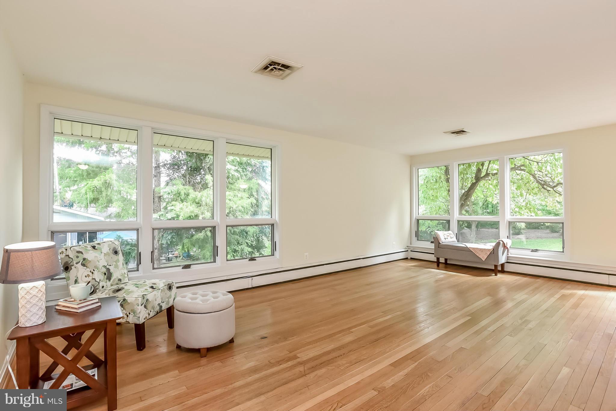 3502 Old Post Road Fairfax, VA 22030 - Photo 3 of 30 Large Anderson windows provide natural light.