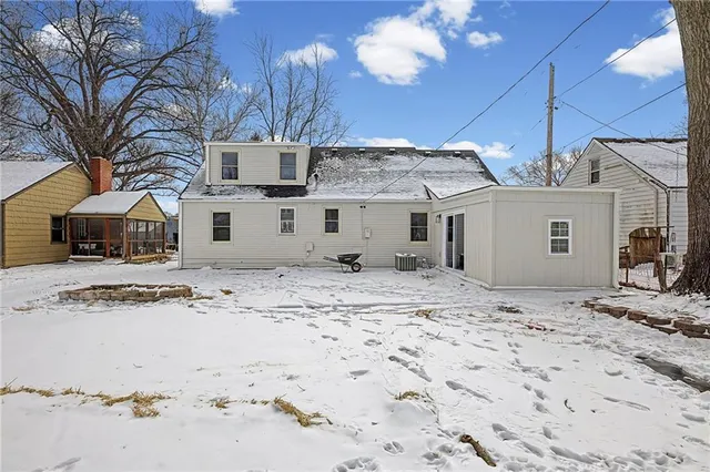 $425,000 | 5312 West 58th Street, Roeland Park, KS 66205