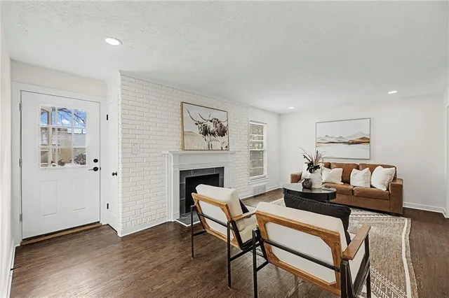 $425,000 | 5312 West 58th Street, Roeland Park, KS 66205