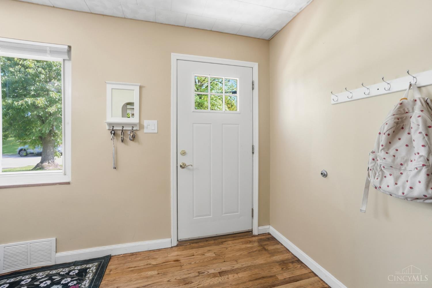 1525 Westview Court Reading, OH 45215 - Photo 4 of 50