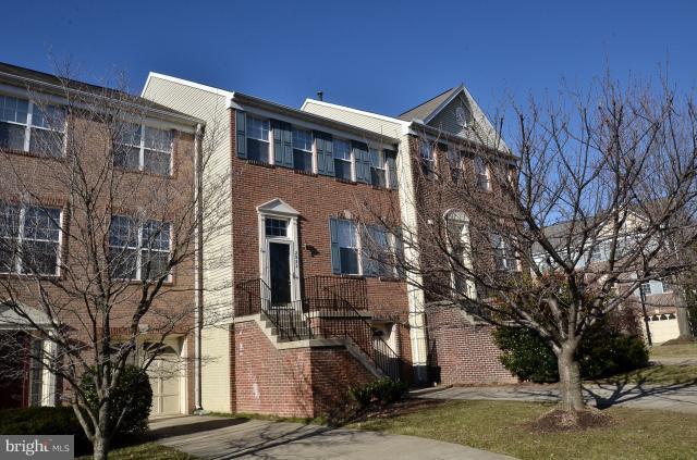 2822 Roesh Way Vienna, VA 22181 - Photo 2 of 29 Exterior (Front)