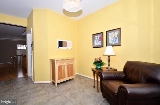 2822 Roesh Way Vienna, VA 22181 - Photo 13 of 29 Family Room/Breakfast Room
