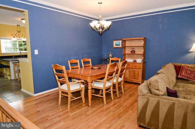 2822 Roesh Way Vienna, VA 22181 - Photo 16 of 29 Dining/Living Room