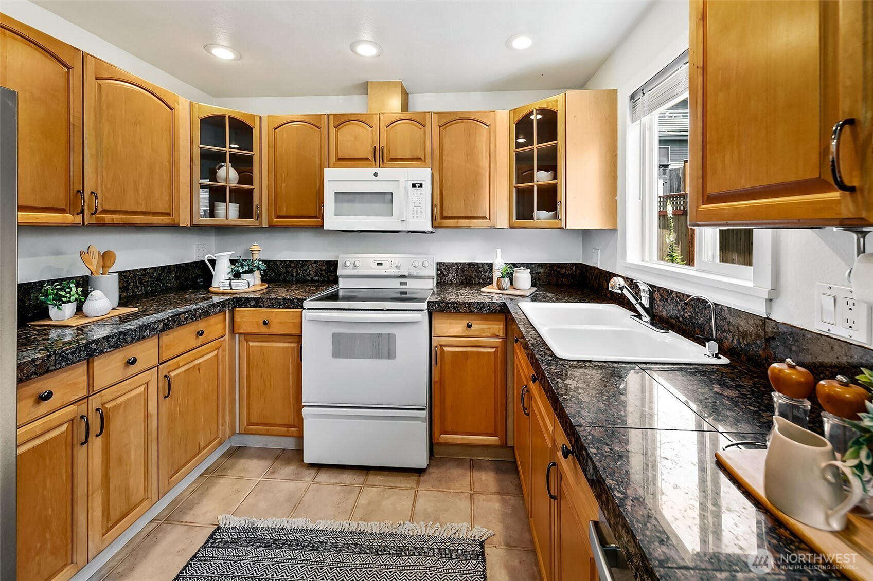2126 North 86th Street Seattle, WA 98103 - Photo 9 of 36