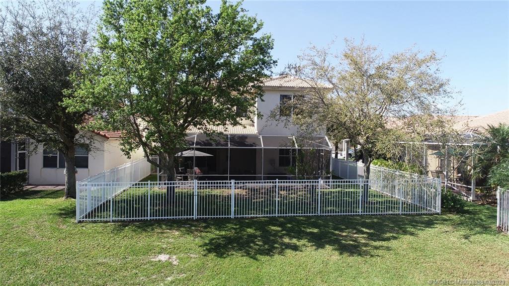 1041 Southeast Fleming Way Stuart, FL 34997 - Photo 4 of 38 Gallery Image 4