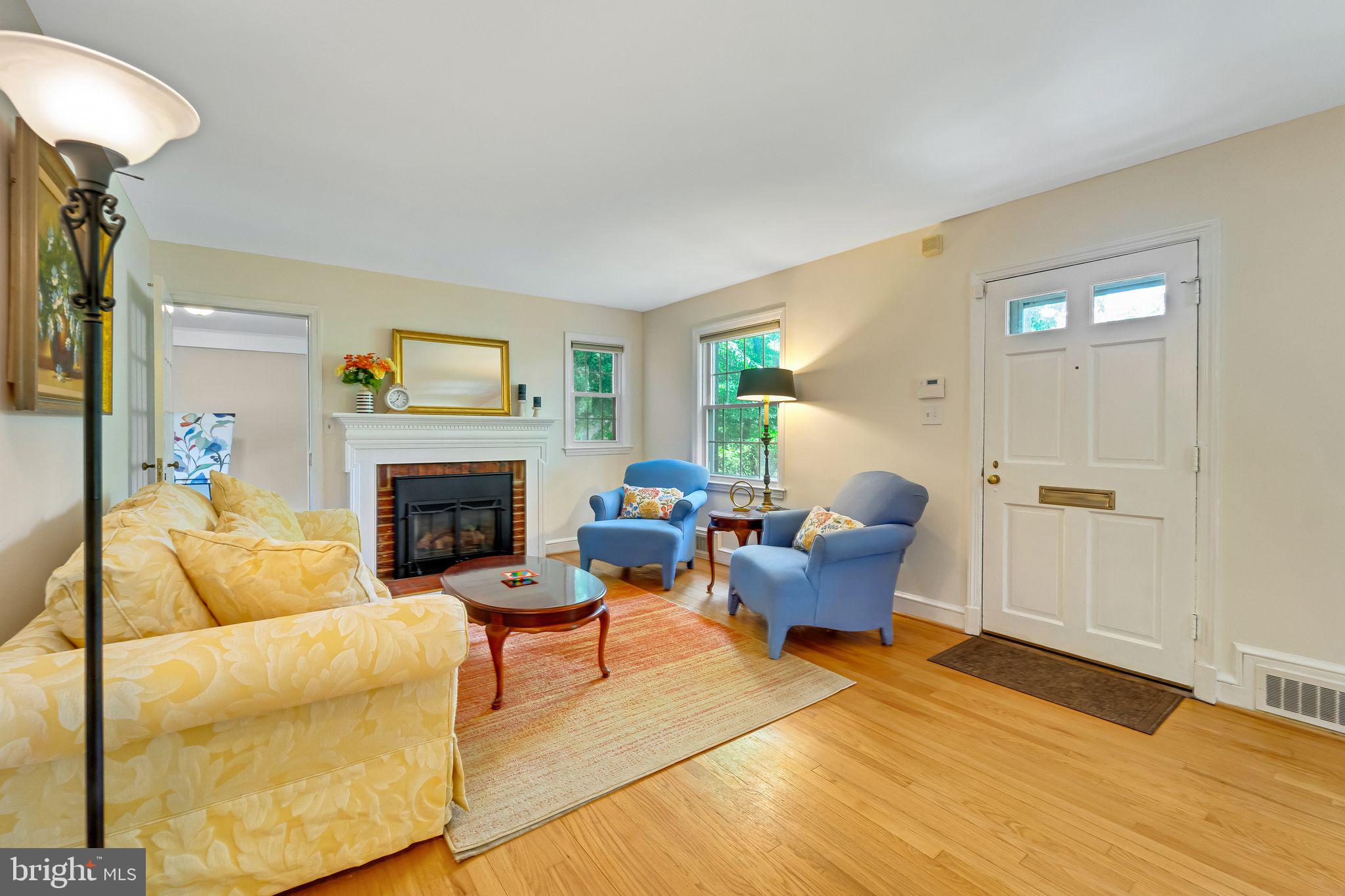 Living room with gas fireplace