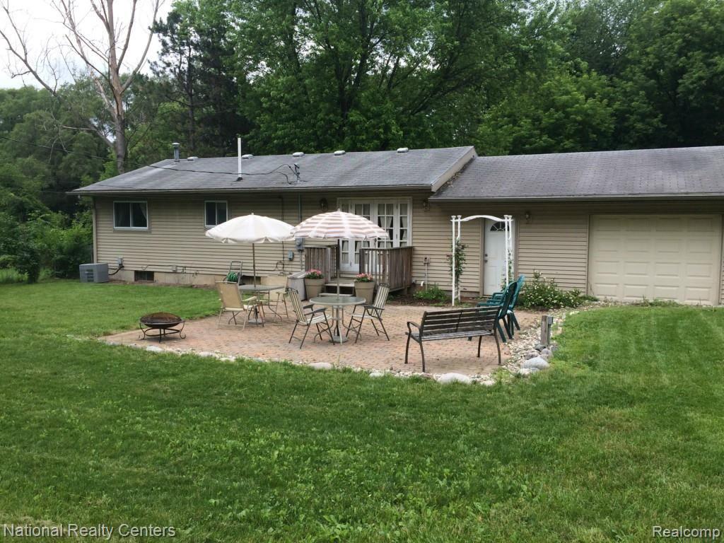 2130 Benstein Road Walled Lake, MI 48390 - Photo 17 of 18 2015-07-01 13.11