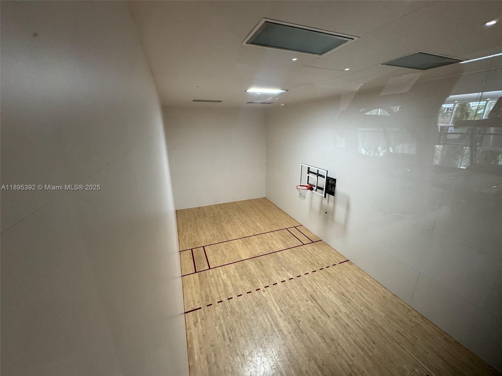 901 Brickell Key Boulevard, Unit 3607 Miami, FL 33131 - Photo 38 of 46 a view of empty room