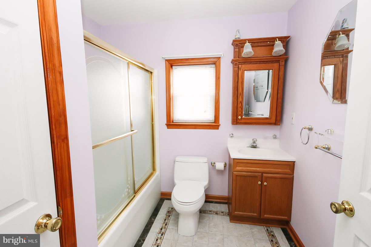 1416 Pleasant Valley Road Westminster, MD 21158 - Photo 13 of 30 Bath