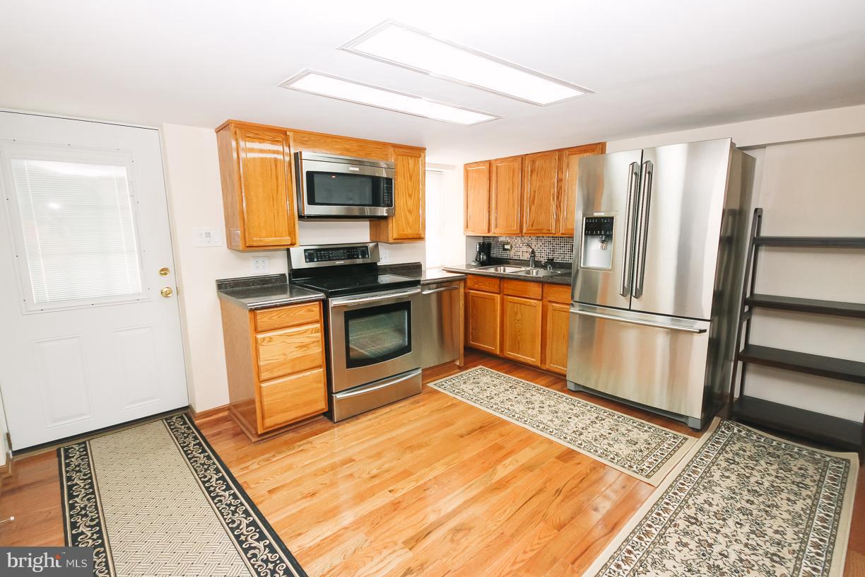 1416 Pleasant Valley Road Westminster, MD 21158 - Photo 17 of 30 Kitchen