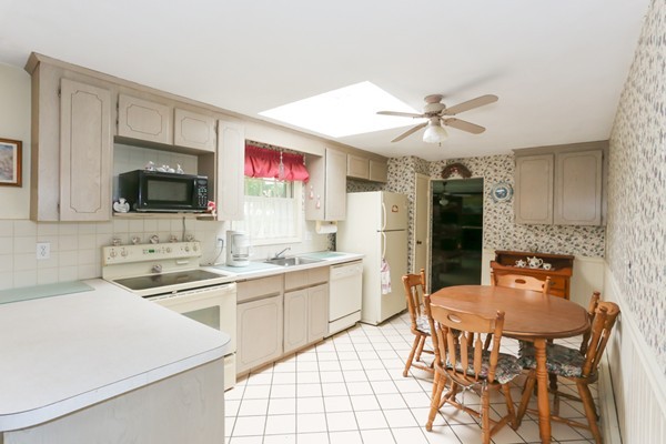 7 Antrim Road Peabody, MA 01960 - Photo 8 of 28 Gallery Image 8