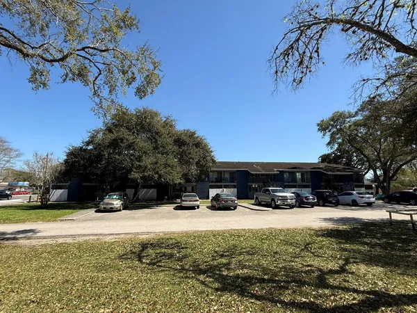 $1,850,000 | 1101 East Main Street, League City, TX 77573
