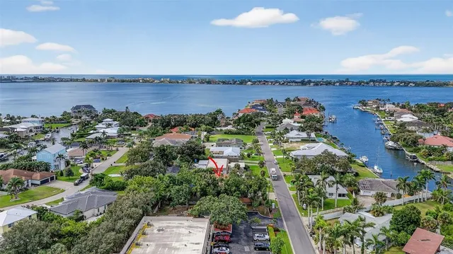 $1,049,900 | 1884 Southpointe Drive, Sarasota, FL 34231