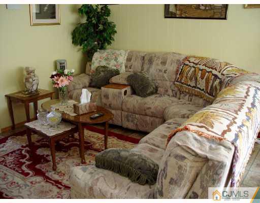 10 Pine Tree Road Old Bridge, NJ 08857 - Photo 4 of 8 Gallery Image 4