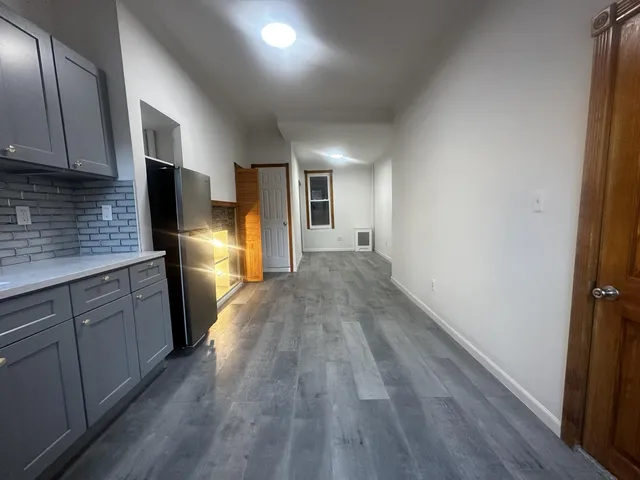 $2,200 | 382 Troutman Street, Unit 1L | Bushwick