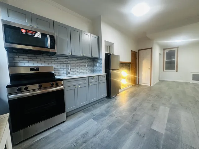 $2,200 | 382 Troutman Street, Unit 1L | Bushwick