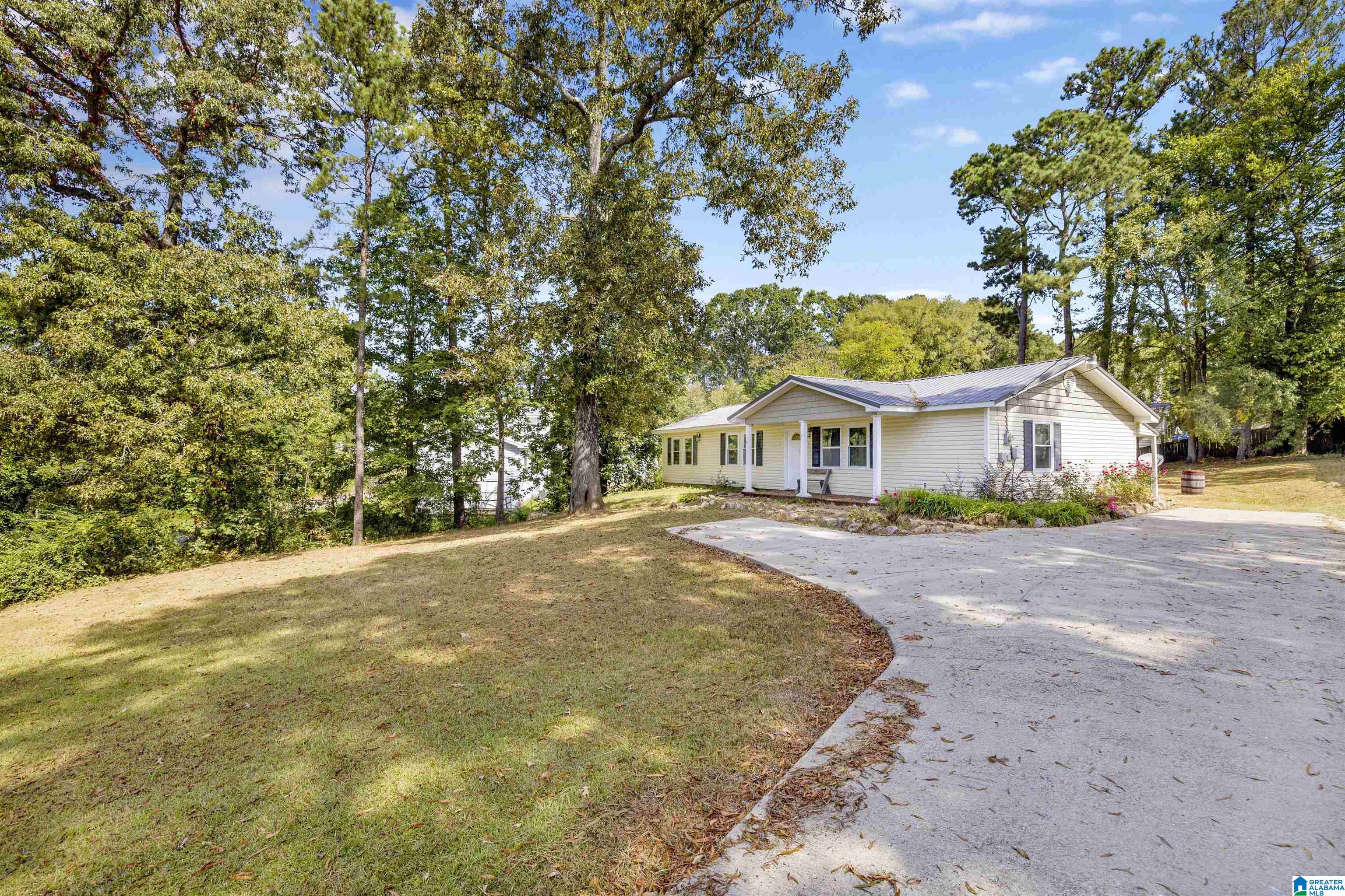 348 Grove Street Springville, AL 35146 - Photo 2 of 22