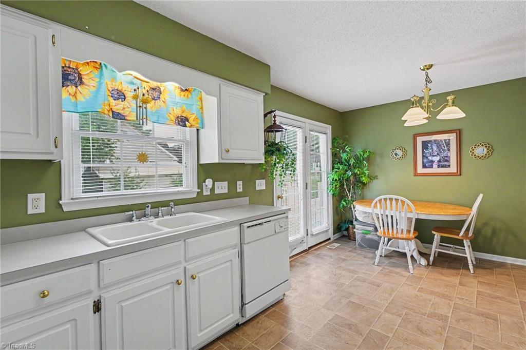 116 Moore Street Graham, NC 27253 - Photo 6 of 28