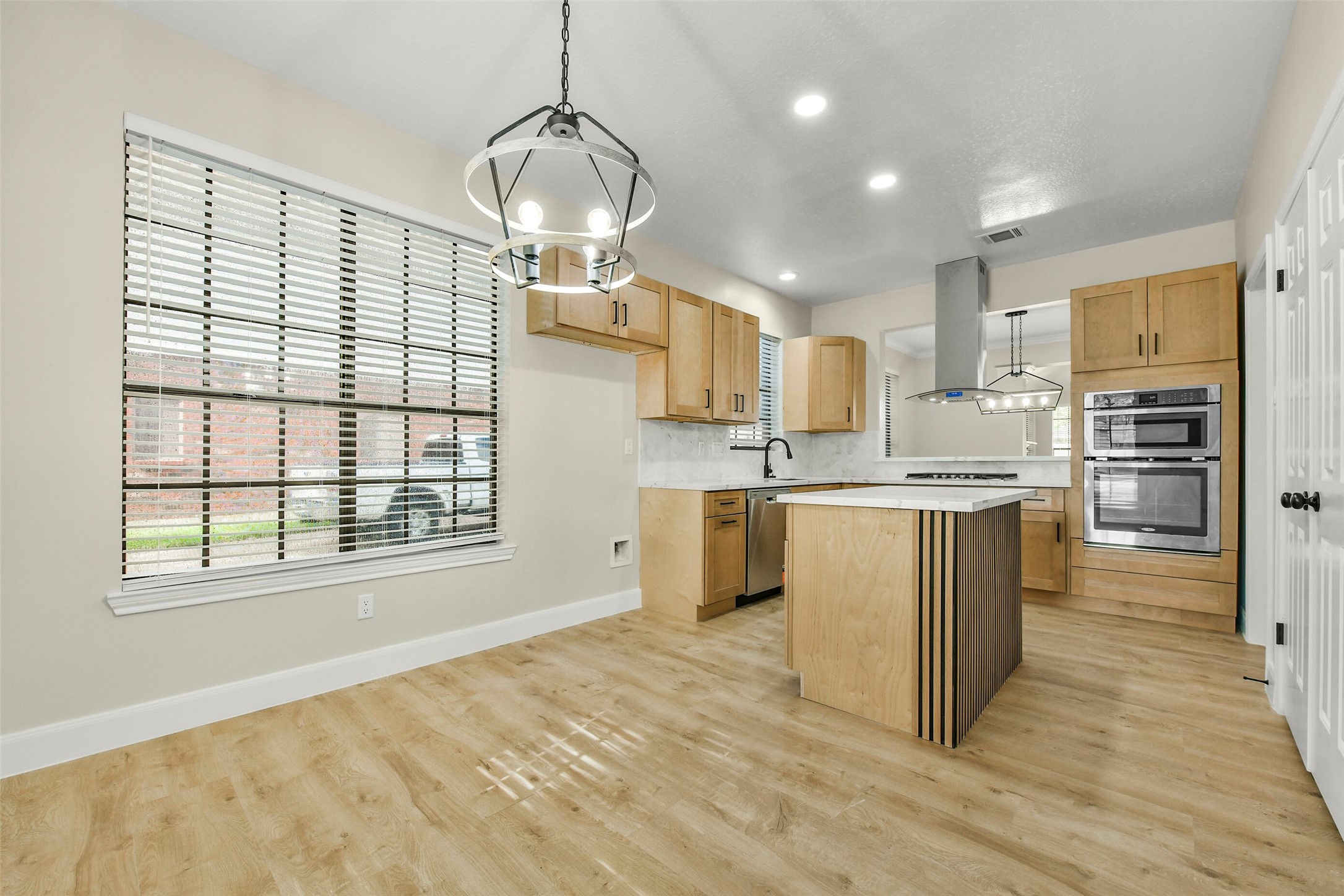 839 Quiet Spring Lane Houston, TX 77062 - Photo 6 of 28 Breakfast area with plenty of natural light