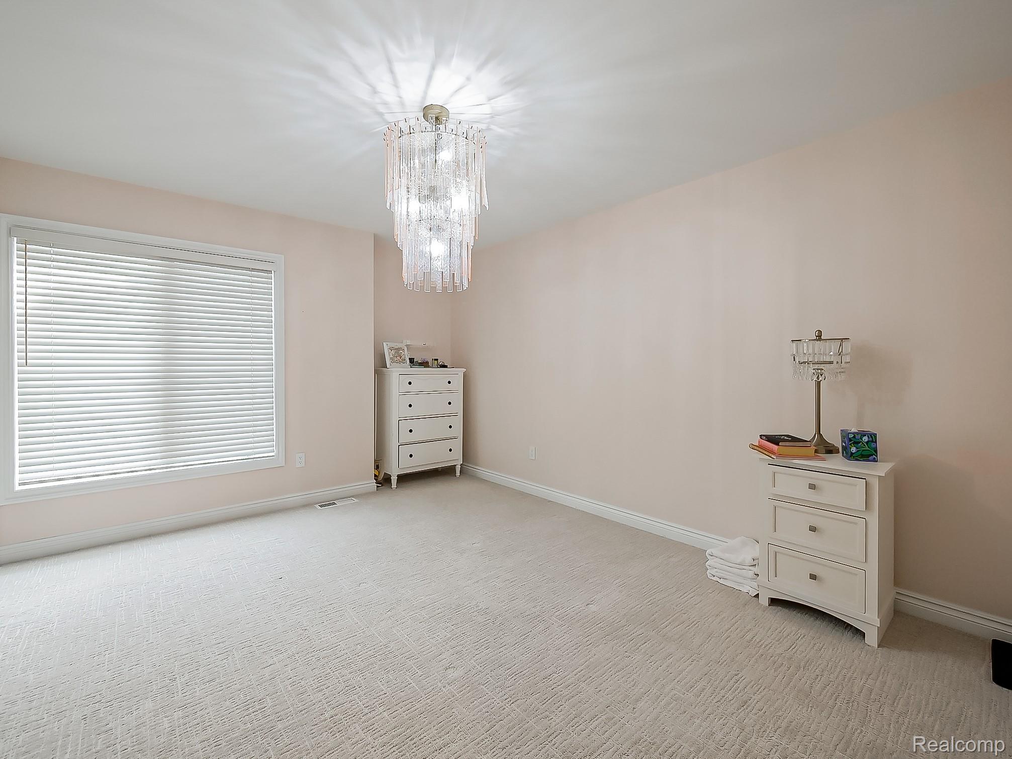 3586 Walnut Brook Drive Rochester, MI 48309 - Photo 28 of 59 Walnut Brook-34.jpg