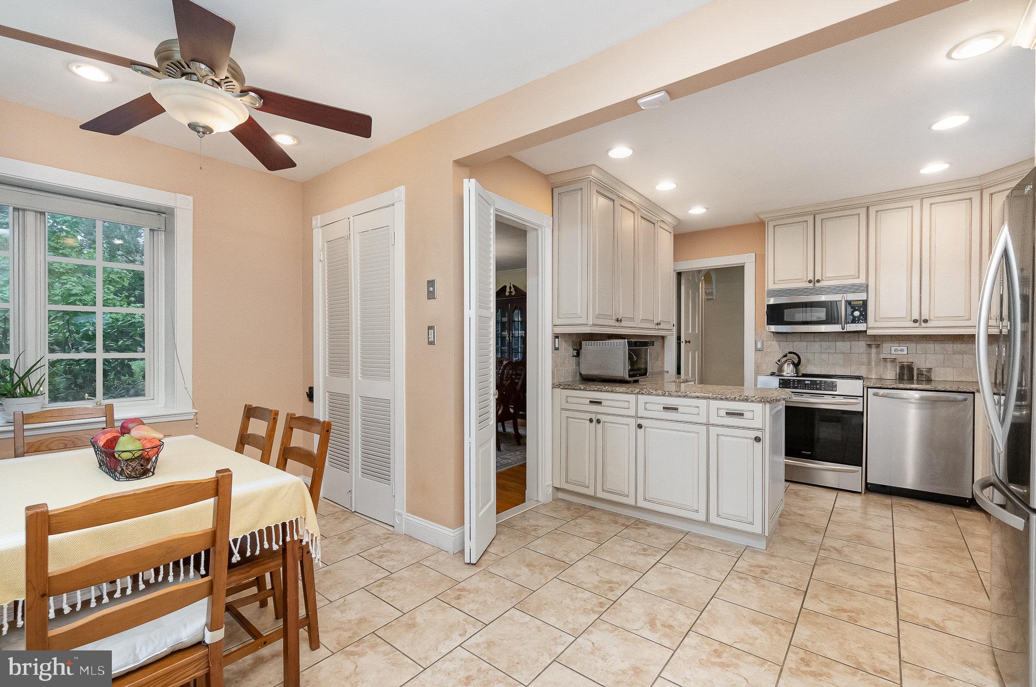 4000 Roundtop Road Baltimore, MD 21218 - Photo 18 of 60 Breakfast Nook