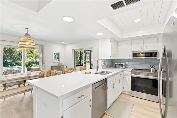 $12,000 | 2641 Hyde Park Street, Sarasota, FL 34239