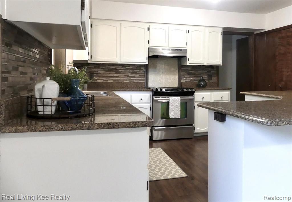 5118 Aintree Road Rochester, MI 48306 - Photo 9 of 47