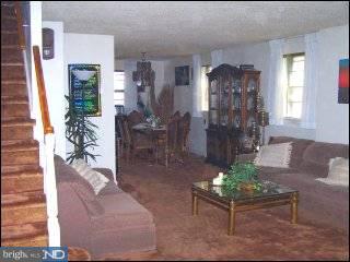 8325 Lynnewood Road Philadelphia, PA 19150 - Photo 3 of 6