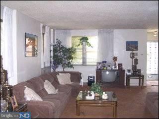 8325 Lynnewood Road Philadelphia, PA 19150 - Photo 5 of 6