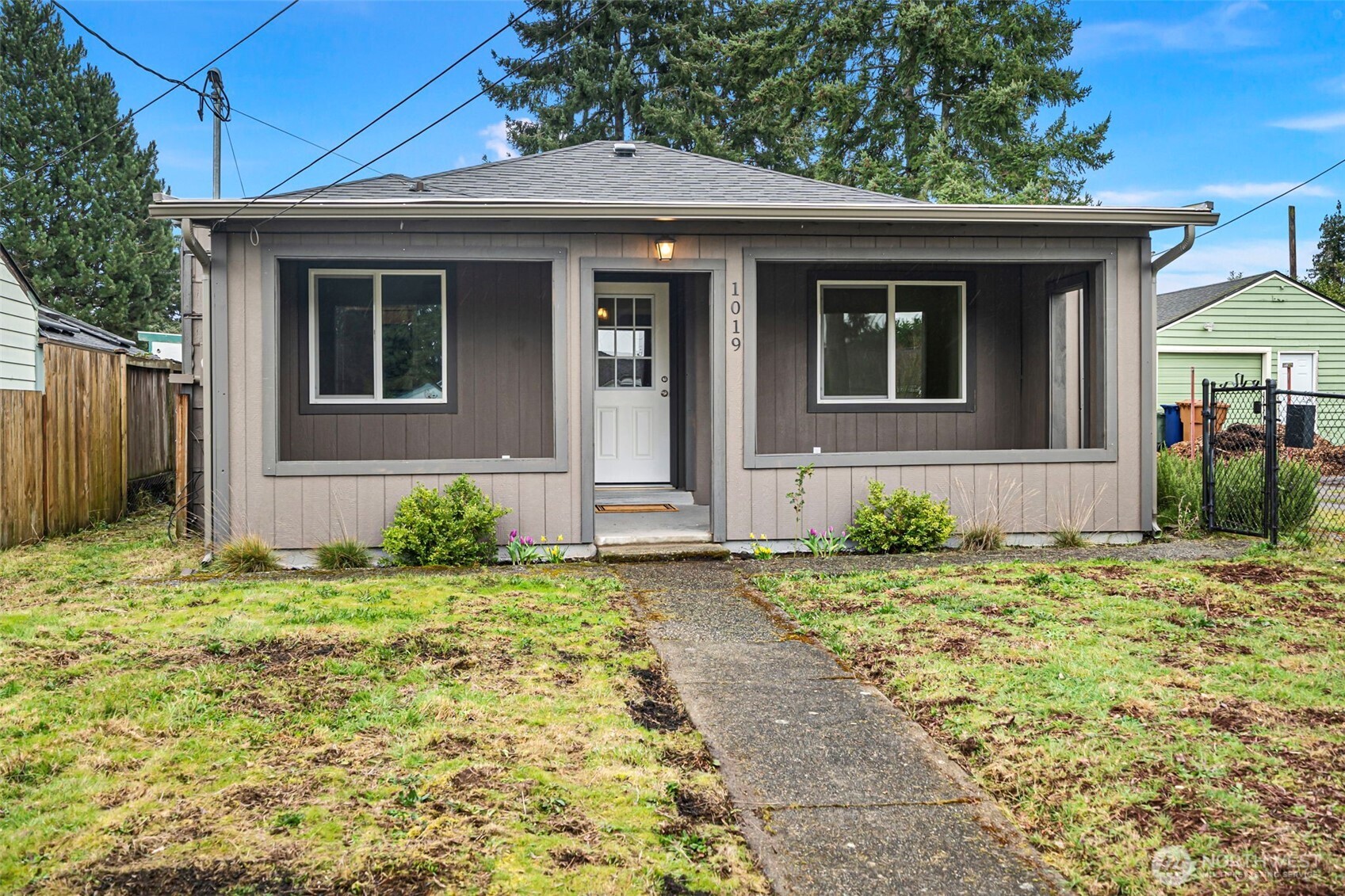 1019 South Rochester Street Tacoma, WA 98465 - Photo 1 of 24