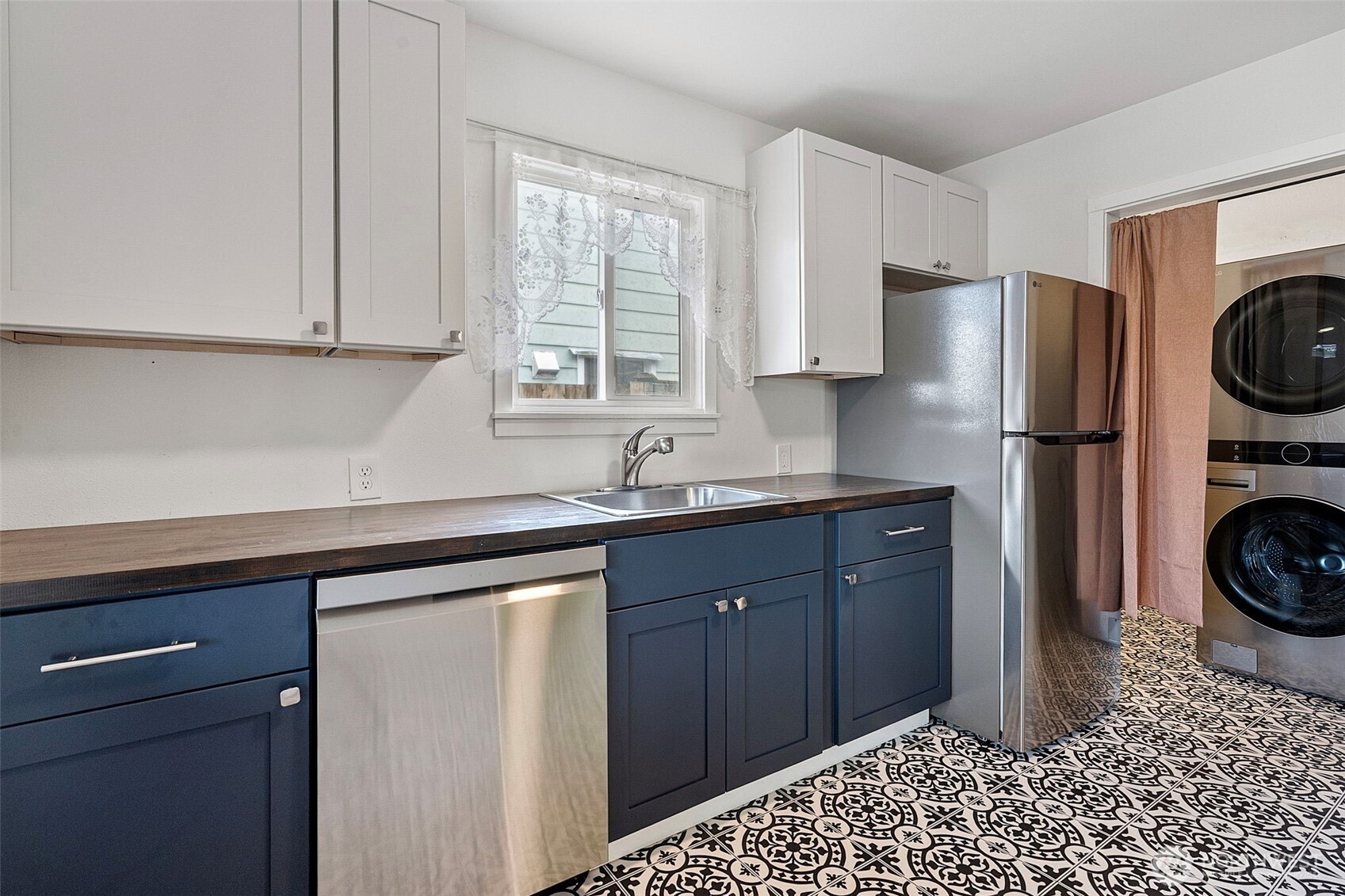 1019 South Rochester Street Tacoma, WA 98465 - Photo 11 of 24