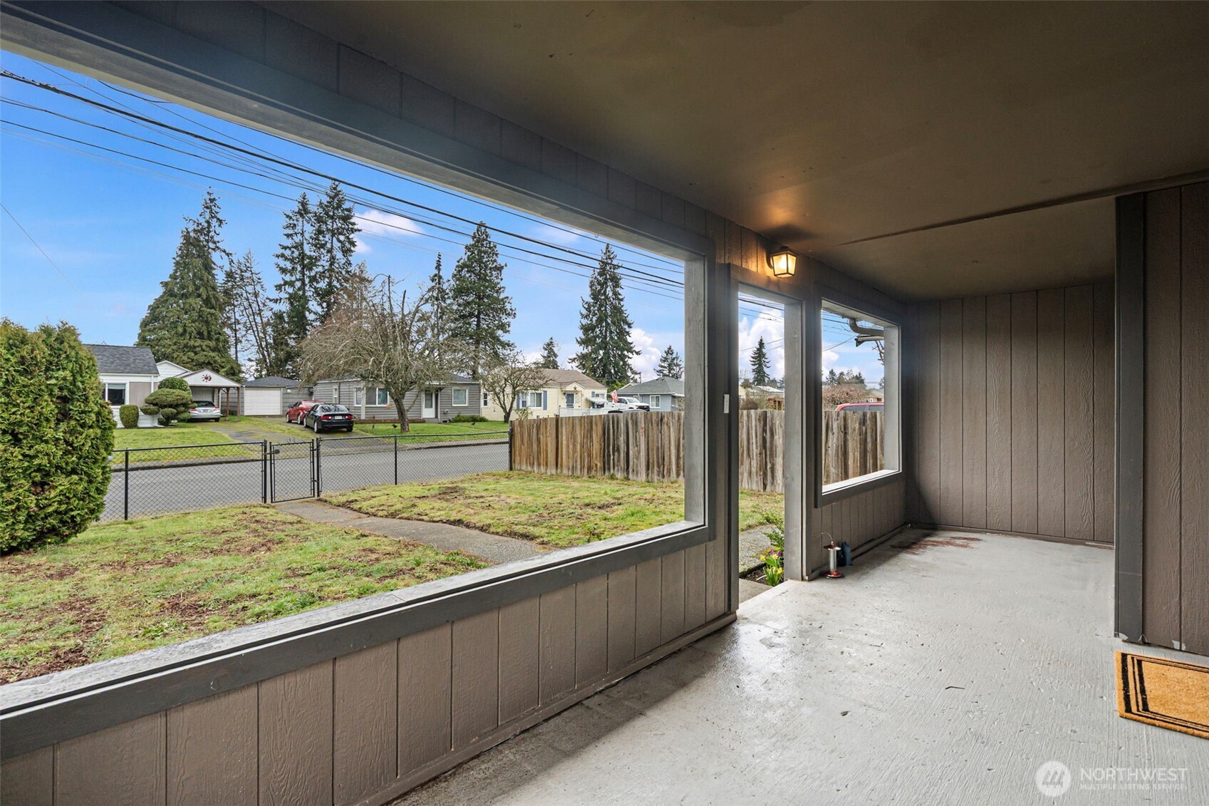 1019 South Rochester Street Tacoma, WA 98465 - Photo 2 of 24