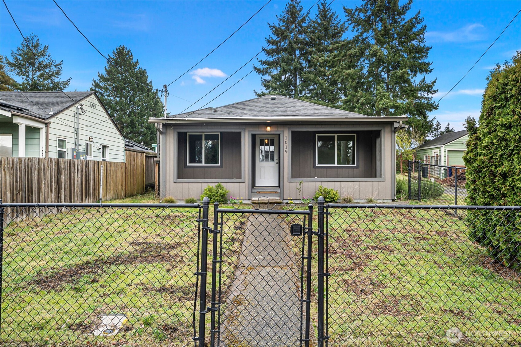 1019 South Rochester Street Tacoma, WA 98465 - Photo 4 of 24