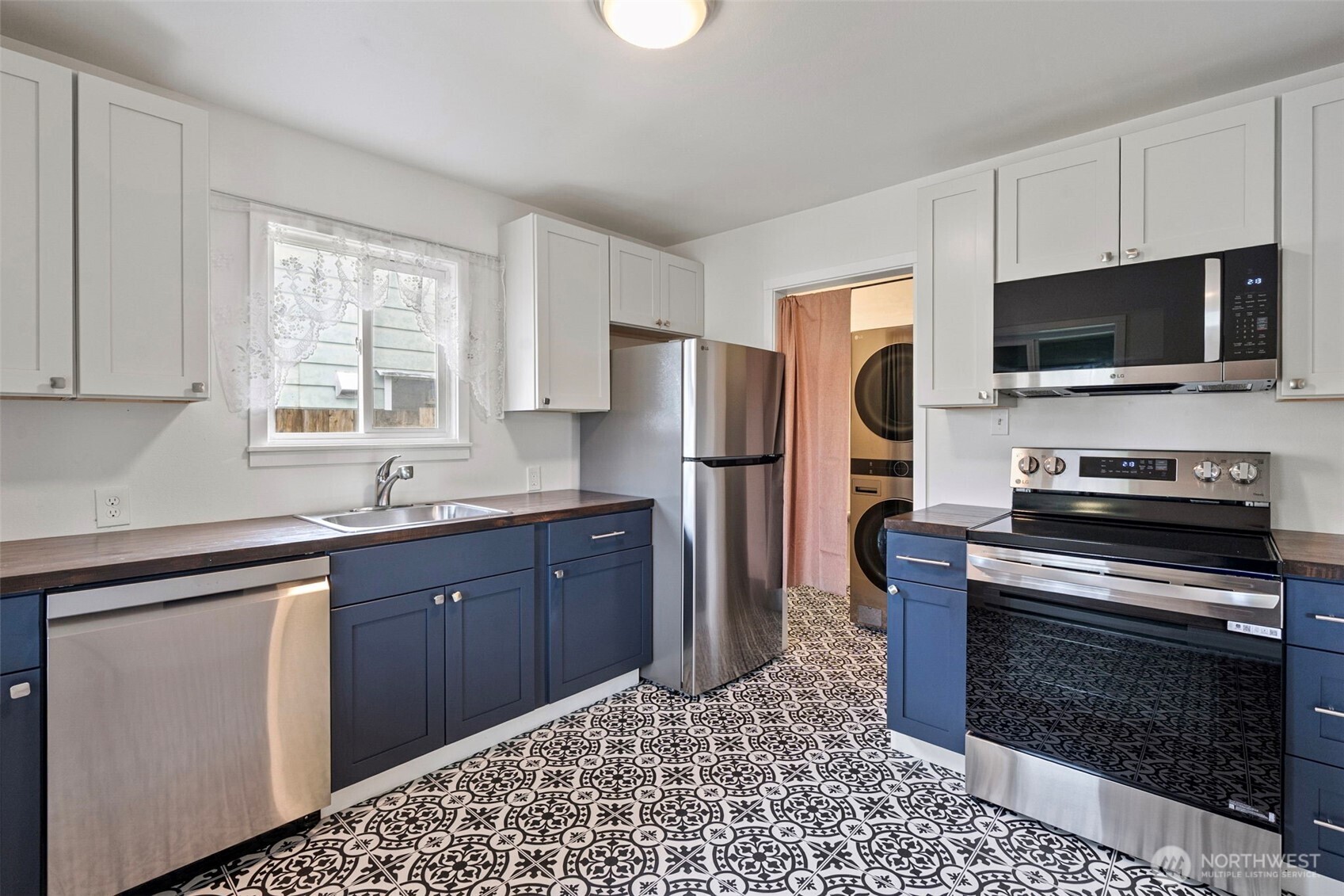 1019 South Rochester Street Tacoma, WA 98465 - Photo 8 of 24
