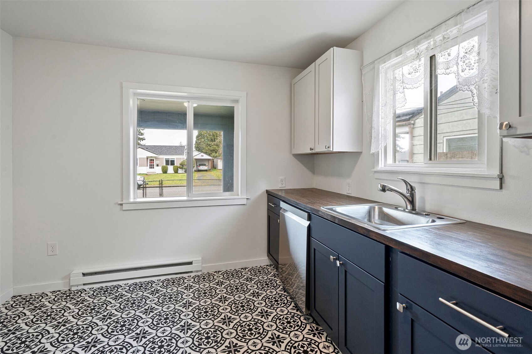1019 South Rochester Street Tacoma, WA 98465 - Photo 10 of 24
