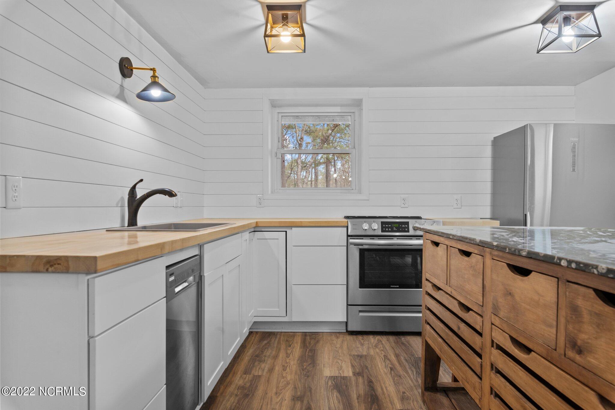 190 Valhalla Road Southern Pines, NC 28387 - Photo 11 of 26 190 Valhalla rental 113