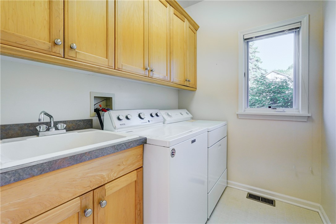 27 Spruce Ridge Perinton, NY 14450 - Photo 10 of 28 Gallery Image 10