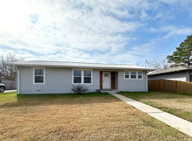 $1,800 | 102 Colorado Street, Sulphur Springs, TX 75482